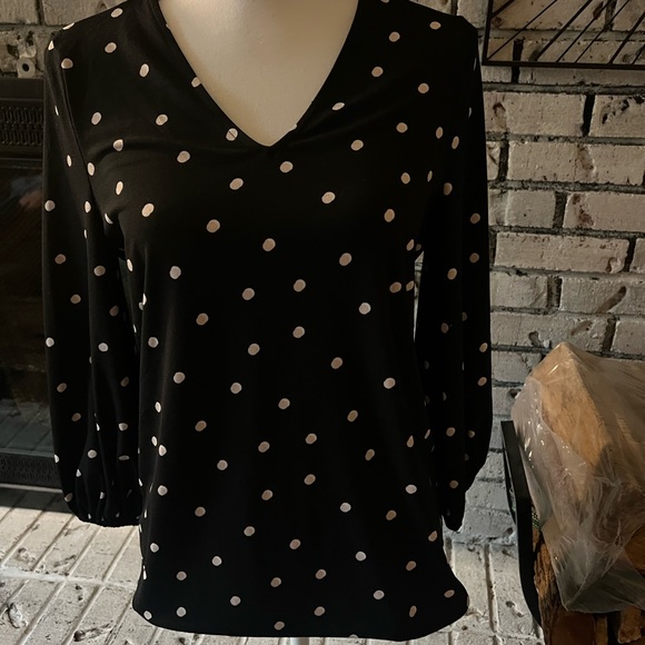 ⭐️ 3 / $15 ⭐️ Adrianna Papell Black and White Polka Dot Blouse - Picture 1 of 2